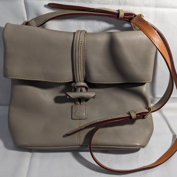 Fall Color Dooney & Bourke Florentine Med Toggle Crossbody Bag Leather  Ecru - Picture 13 of 13